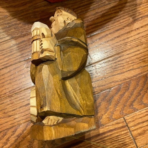 Carved Wood Monk With Ale And Bread & Sitting On A Keg - Picture 5 of 9